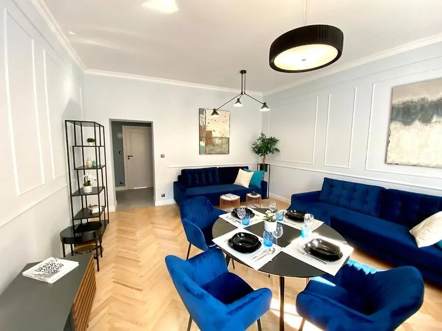 Διαμέρισμα Gorgeous Historic Tenement Apt. - New Town Square! Βαρσοβία